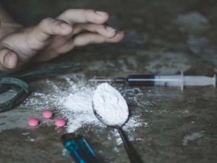 Kos di Blega Diduga Jadi Lapak Sabu, Polres Bangkalan Amankan Pria 50 Tahun dan Puluhan BB