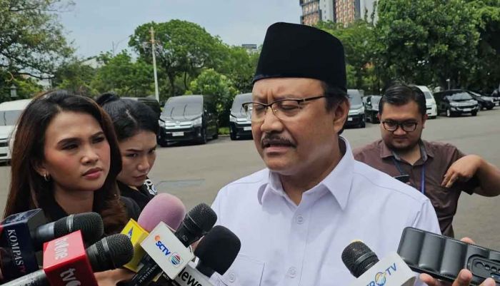 Guru Sekolah Rakyat Mundur Massal, Menteri Sosial Sebut Penempatan Terlalu Jauh Guru Sekolah Rakyat Mundur Massal, Menteri Sosial Sebut Penempatan Terlalu Jauh