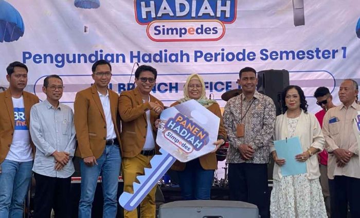 Panen Hadiah Simpedes BRI Tuban Semester 1 Bagikan Belasan Motor dan Satu Unit Mobil ke Nasabah