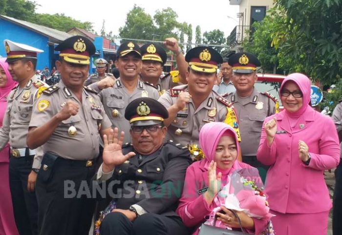 Kapolres Bangkalan Apresiasi Anggota yang Naik Pangkat dan Purna Bhakti