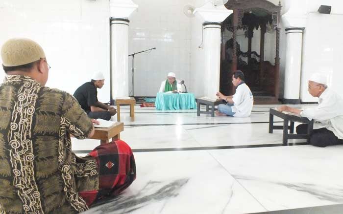 Menelusuri Jejak Kampung Religi di Surabaya (17): Jamaah Salat di Masjid Rahmat Tak Pernah Sepi
