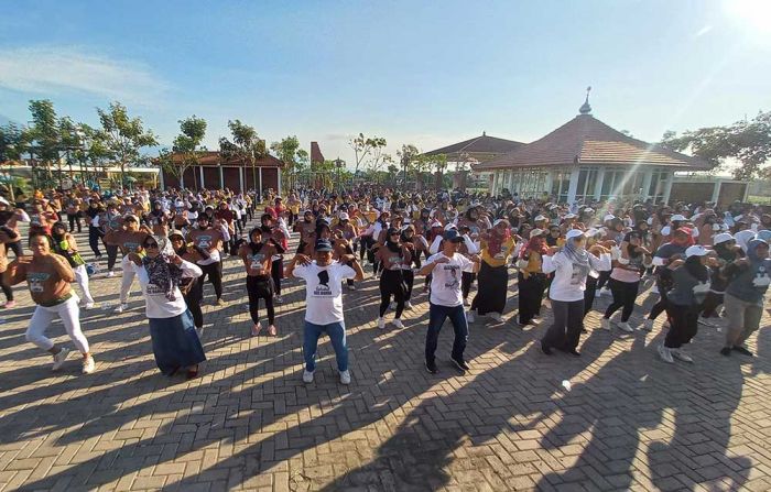 Ribuan Warga Meriahkan Senam Mubarok Bersama Gus Barra dan Mas Rizal