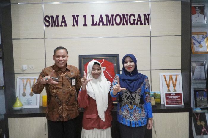 Anggota DPD RI asal Jatim Ning Lia Apresiasi Dinas Pendidikan Jatim Gelar SMA Award 2025 Anggota DPD RI asal Jatim Ning Lia Apresiasi Dinas Pendidikan Jatim Gelar SMA Award 2025