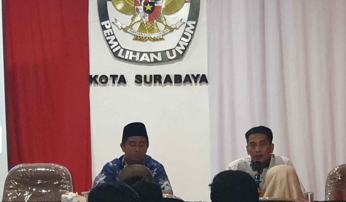 KPU Surabaya Terima Pataka Pemilu 2024 untuk Dikirab