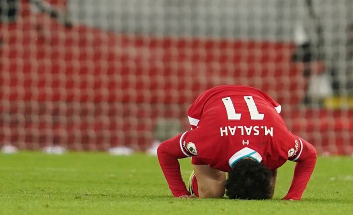 ​Selalu Sujud Syukur di Lapangan, Mohamed Salah Ubah Citra Islam di Eropa
