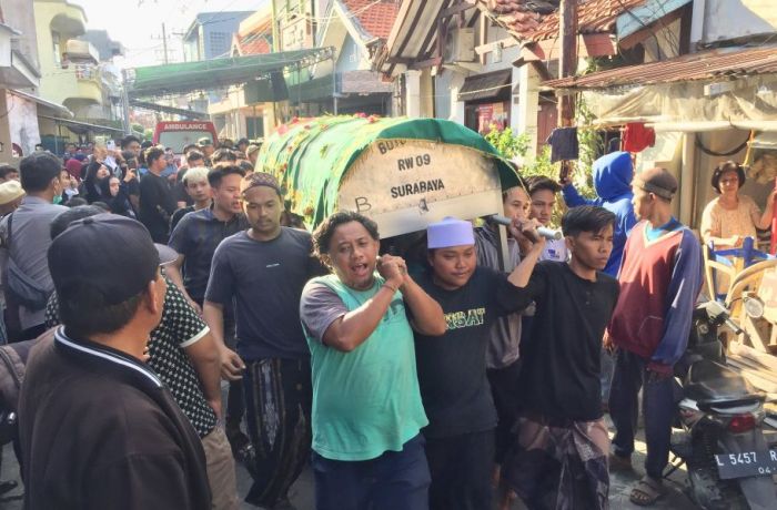 3 Pemuda Kartar Botoh Putih yang Terseret Arus Pantai Ditemukan Meninggal, Langsung Dikebumikan 3 Pemuda Kartar Botoh Putih yang Terseret Arus Pantai Ditemukan Meninggal, Langsung Dikebumikan