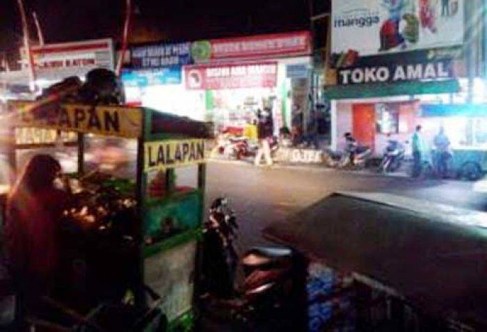 Semrawut, Wisatawan Keluhkan Penataan PKL dan Parkir Alun-alun Kota Batu