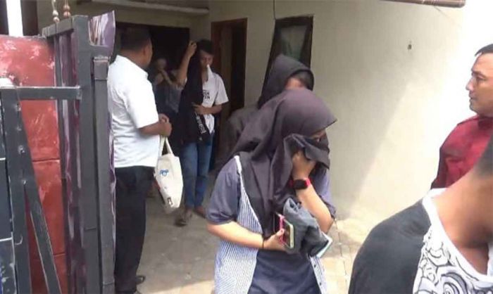 Diduga untuk Tempat Prostitusi, Rumah Kos di Jombang Digerebek Warga