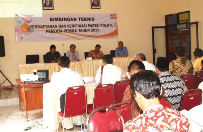 KPU Nganjuk Gelar Bimtek Verifikasi Parpol Peserta Pemilu 2019