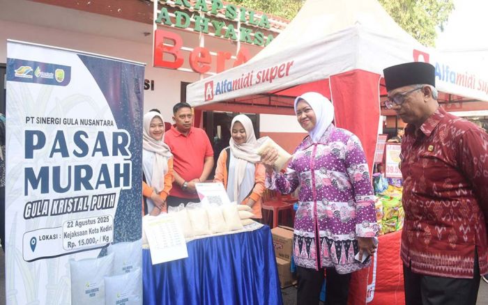 Tinjau Pasar Murah Hari Lahir ke-80 Kejaksaan, Gus Qowim Harap Bisa Ringankan Beban Masyarakat