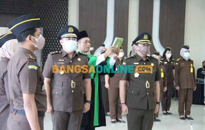 Raden Achmad Nur Rizky Jabat Kasi Intel Kejari Gresik