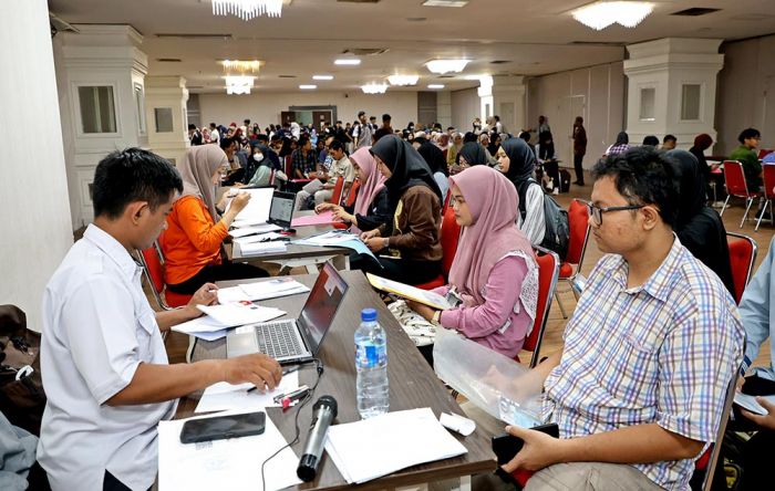 Pendaftaran Beasiswa Pemuda Tangguh Dibuka, Pemkot Surabaya Fokus Jemput Bola untuk Warga Desil 1-5