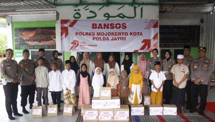 HUT ke-79 Bhayangkara, Polres Mojokerto Kota Berbagi ke Panti Asuhan HUT ke-79 Bhayangkara, Polres Mojokerto Kota Berbagi ke Panti Asuhan
