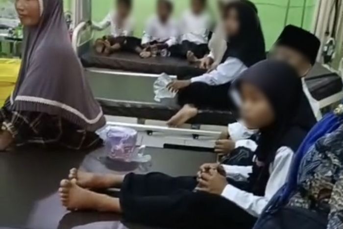 Diduga Keracunan Puluhan Siswa SMAN 1 Kokop Bangkalan Dirawat Usai Santap MBG