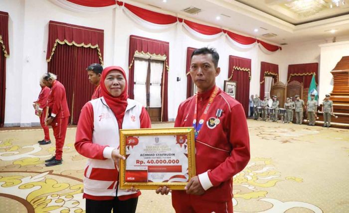 Gubernur Khofifah Beri Penghargaan untuk Atlet dan Pelatih Berprestasi di ASEAN Para Games 2023