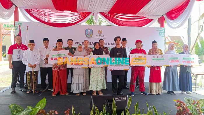 Baznas Jatim Lepas Bantuan Rp6,1 Miliar untuk Korban Bencana Sumatra