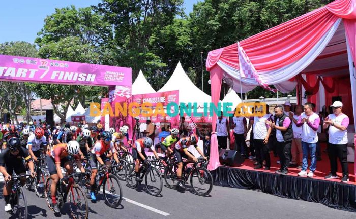 549 Pembalap Sepeda Ikuti Road to Tour of Kemala Seri 3 Gresik Criterium 2023