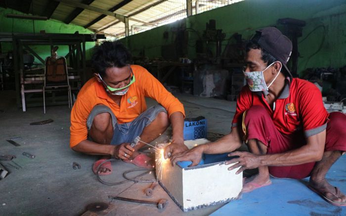 Kolaborasi Dengan BLK Sidoarjo, Lapas Surabaya Cetak 300 Warga Binaan Terampil Kotak Masuk