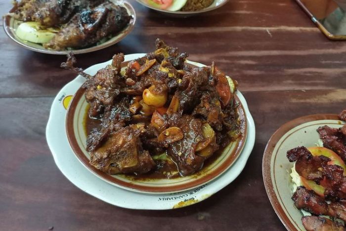 Rekomendasi Wisata Kuliner di Solo, Sate Kambing dan Tengkleng Rica-Rica Pak Manto yang Wajib Dicoba