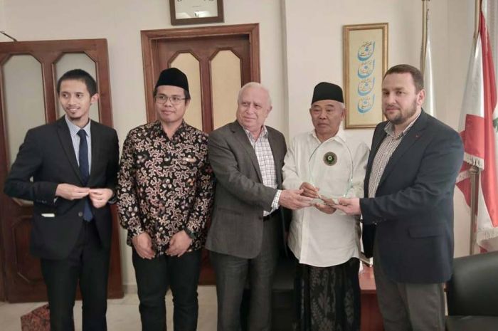 Beber Lima Alasan Pilih Jokowi, di Beirut Kiai Asep Bentuk JKSN Cabang Libanon