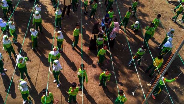 MINU Walisongo Bojonegoro Gelar Lomba Makan Kerupuk Masal