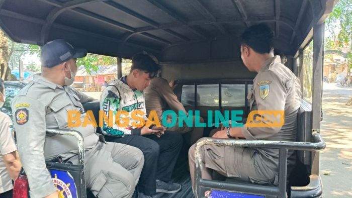 Razia Bolos Sekolah, Satpol PP Kediri Amankan Satu Siswa yang Nongkrong di Sumber Dlopo