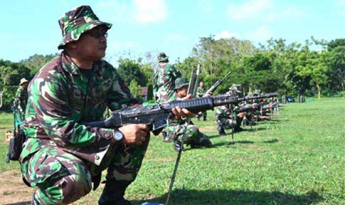 Kodim 0804 Magetan Latihan Menembak Senapan dan Pistol