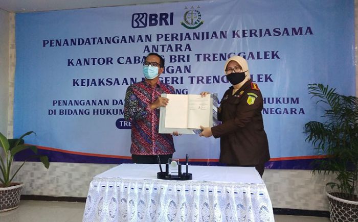 BRI dan Kejari Trenggalek Teken Kerja Sama Persoalan Hukum Perdata dan Tata Usaha Negara