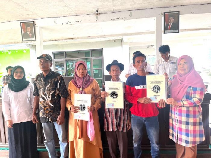 Kantah Pasuruan Serahkan 137 Sertifikat Lintor untuk Desa Bulusari Kecamatan Gempol