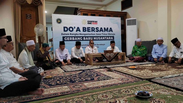 Doakan Kelancaran Tugas Khofifah-Emil, Kiai Asep Undang Kiai-Kiai dari Berbagai Daerah Jatim