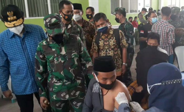 Kejar Herd Immunity, TNI Bersama ASC Foundation Gelar Vaksinasi Covid-19 di Pondok Pesantren