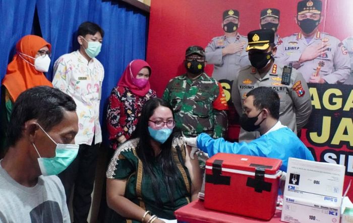 Polresta Sidoarjo Tambah Posko Siaga Vaksin 24 Jam di Krian dan Tanggulangin