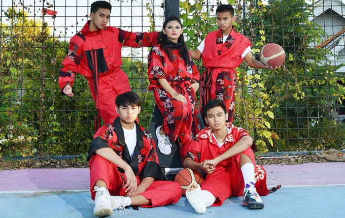 Peringati HUT Ke-76 RI, Desainer Embran Nawawi Tampilkan Fashion Vibe Bertemakan Kemerdekaan