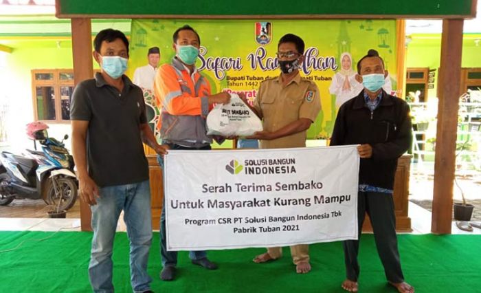 Jelang Lebaran, PT SBI Tuban Salurkan Ribuan Paket Sembako