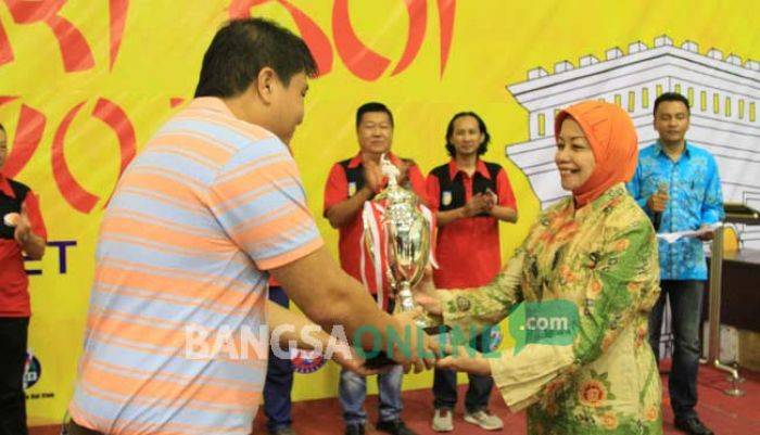 Kontes Ikan Koi di Kediri Dipadati Ribuan Peserta dan Pengunjung