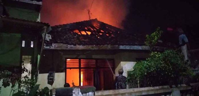 Ditinggal Mudik, Rumah di Kediri Hangus Terbakar, Diduga karena Korsleting Listrik