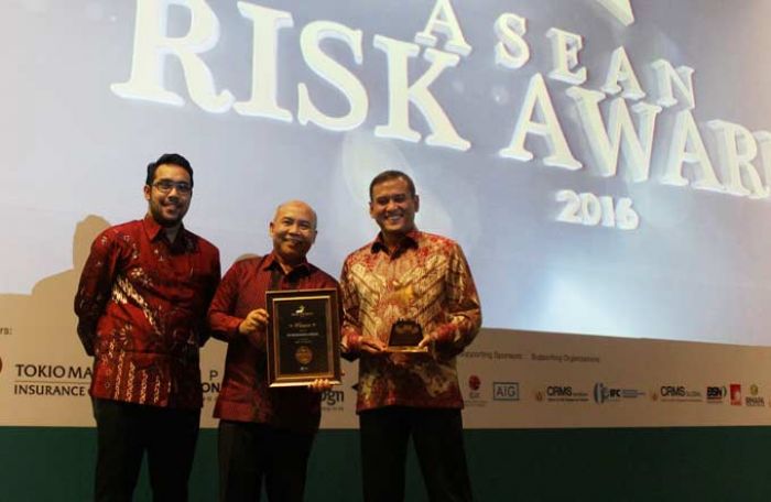 Petrokimia Gresik Raih Penghargaan ASEAN Risk Awards 2016