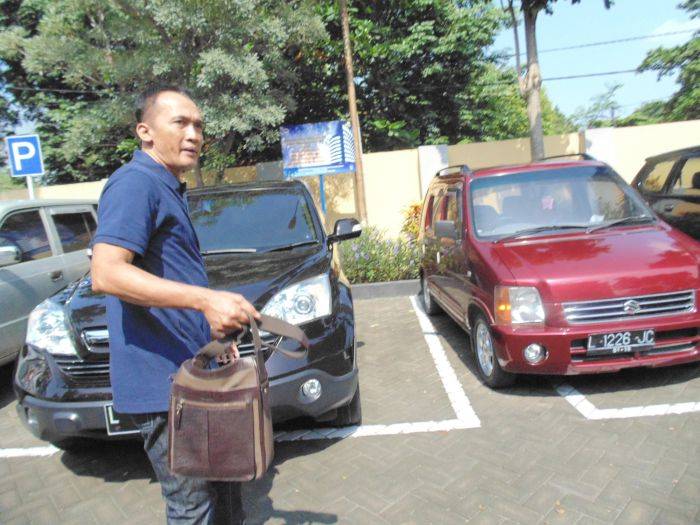 Bebas, Sukamto Cs Wajib Lapor 