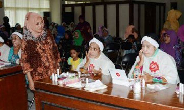 Anggota DWP Lamongan Ikuti Beauty Class