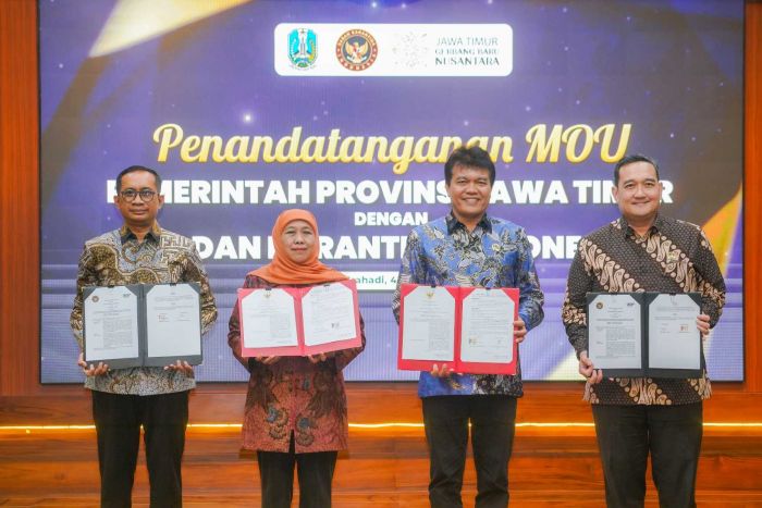 Gubernur Jatim Teken MoU dengan Barantin, Dirikan Instalasi Karantina Terpadu Pertama di Indonesia Gubernur Jatim Teken MoU dengan Barantin, Dirikan Instalasi Karantina Terpadu Pertama di Indonesia