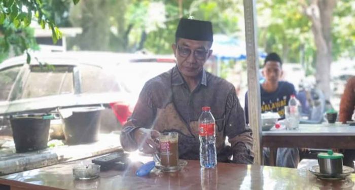 Bupati Pamekasan Ngopi di Warung, Pesan Kesederhanaan dan Dukungan untuk UMKM Bupati Pamekasan Ngopi di Warung, Pesan Kesederhanaan dan Dukungan untuk UMKM