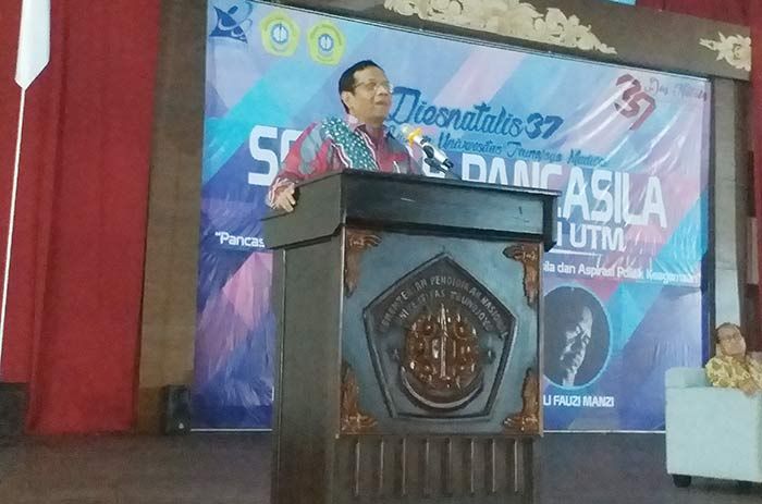 Isi Kuliah Umum di Dies Natalis FH UTM, Mahfud MD Paparkan Dua Fungsi Pancasila