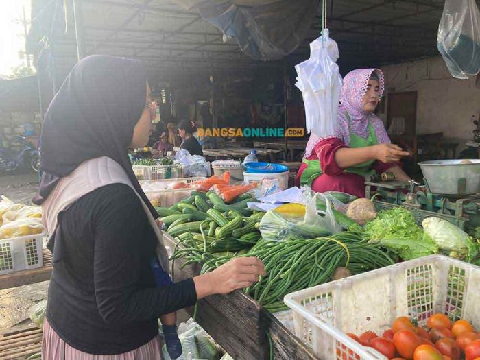 Harga Sembako Surabaya Hari Ini: Cabai Rawit Rp30.666/kg, Beras Medium Rp13.350/kg