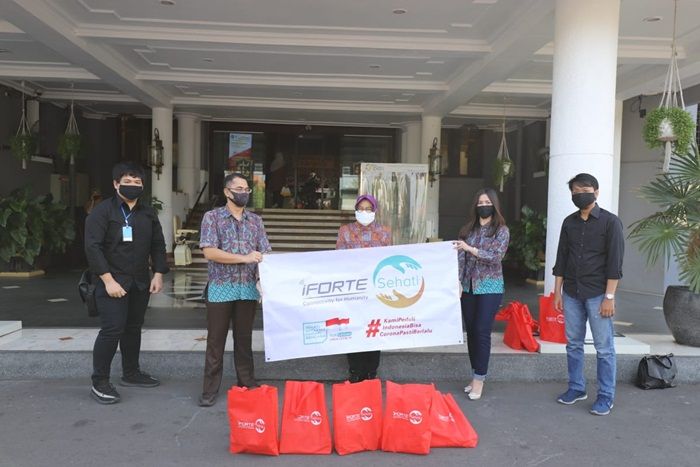 Atasi Dampak Covid-19, iForte Salurkan Bantuan Paket Sembako untuk Warga Surabaya