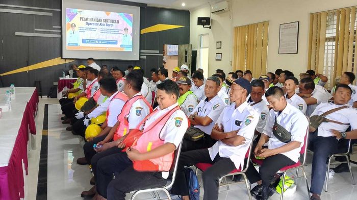 Tingkatkan Kualitas Infrastruktur, DPUPR Jombang Sertifikasi 60 Operator Alat Berat