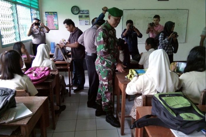 Cegah Kenakalan Pelajar, Polsek-Koramil Ngantru Gelar Operasi Tumpas Cegah Kenakalan Pelajar, Polsek-Koramil Ngantru Gelar Operasi Tumpas