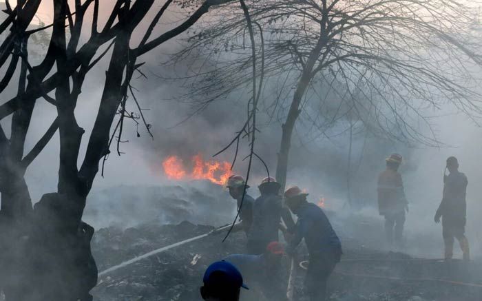 Gudang Rosok di Candi Sidoarjo Terbakar