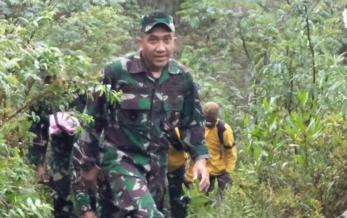 Tradisi Naik Puncak Lawu Diikuti Danrem 081/DSJ dan Dandenkesyah Madiun