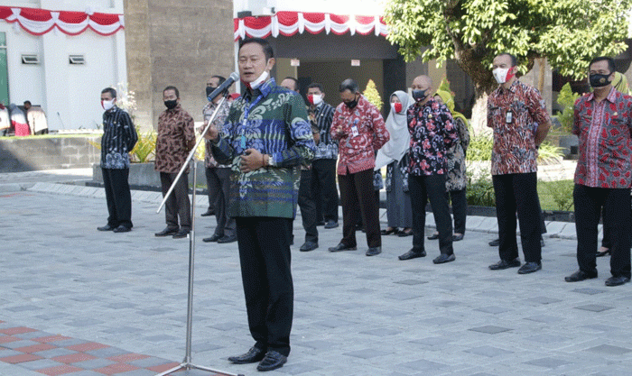 Tangis Haru ASN Warnai Mundurnya Sekda Lamongan Yuhronur Efendi