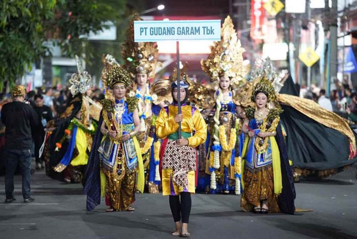 Apeksi Nite Carnival Dibuka, Kontingen Gudang Garam Tampilkan Kisah Legendaris dari Tanah Kediri Apeksi Nite Carnival Dibuka, Kontingen Gudang Garam Tampilkan Kisah Legendaris dari Tanah Kediri